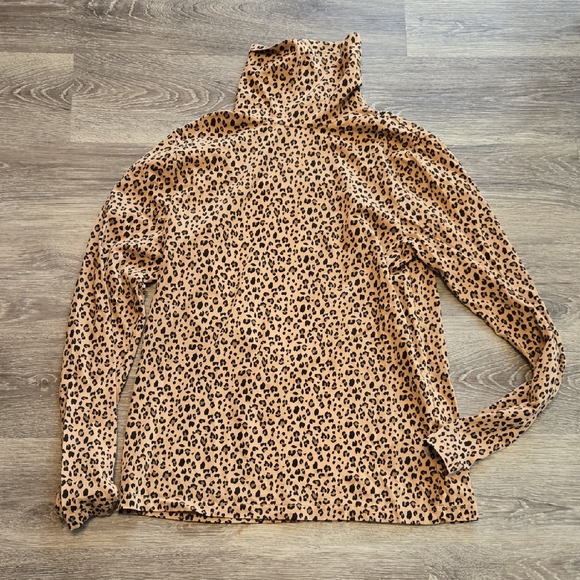 J. Crew Tops - J Ctew Leopard Print Lightweight Turtleneck Size XL